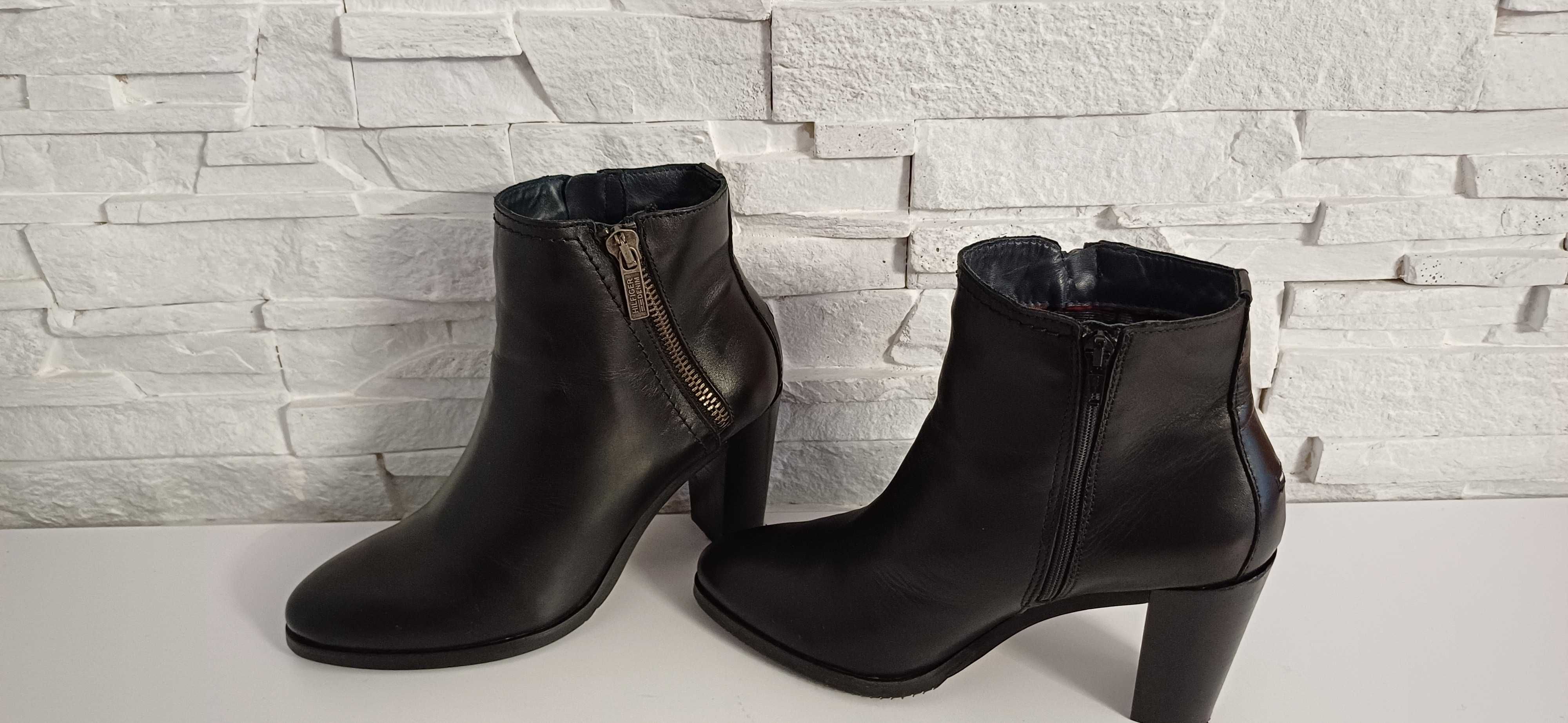Botki Tommy Hilfiger roz.41 wkł.26 cm.