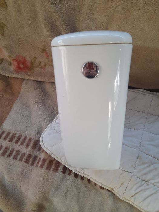 Продаєтьсч бачок до унітазу