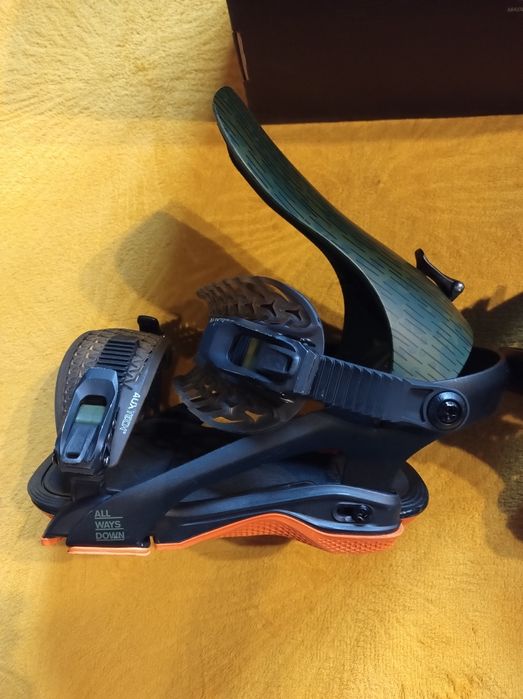 Promocja -31%! 999 zł zamiast 1439 zł za Wiązania Rome Boss Camo L/XL.