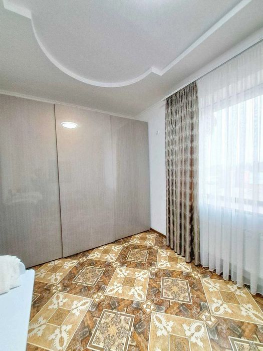 Продам сучасний будинок 350 м2 з меблями та технікою в Підгайцях.