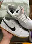 Nike SB Dunk Low trampki białe czarne R.42