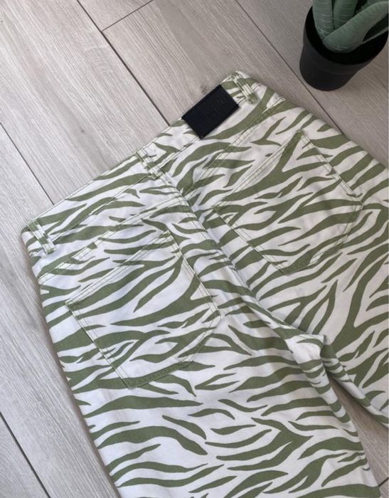 Прямі джинси.жіночі джинси Bershka