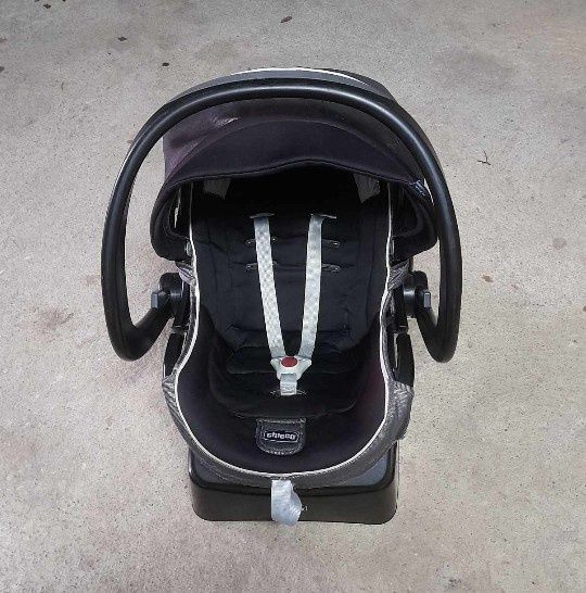 Cadeira de bebê CHICCO em bom estado