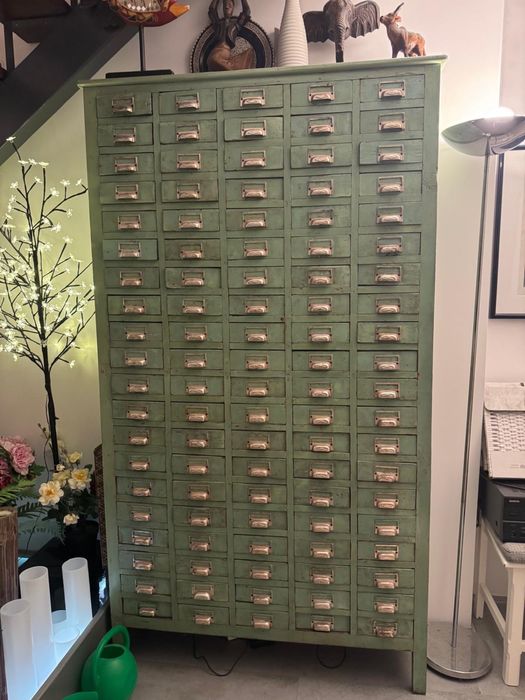 Móvel Vintage 108 Gavetas – Proveniente Farmacia Indonesia