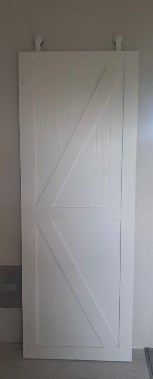 Drzwi przesuwne z systemem przesuwnym loft 3 Artens w kolorze białym