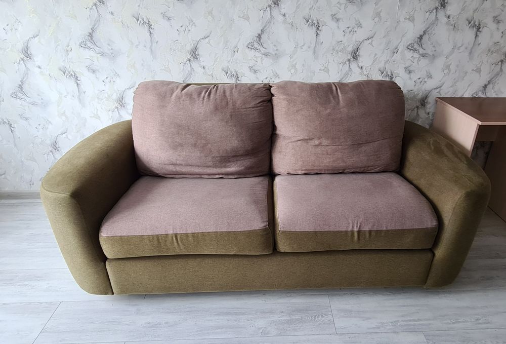 Продам диван-ліжко. 9000 грн