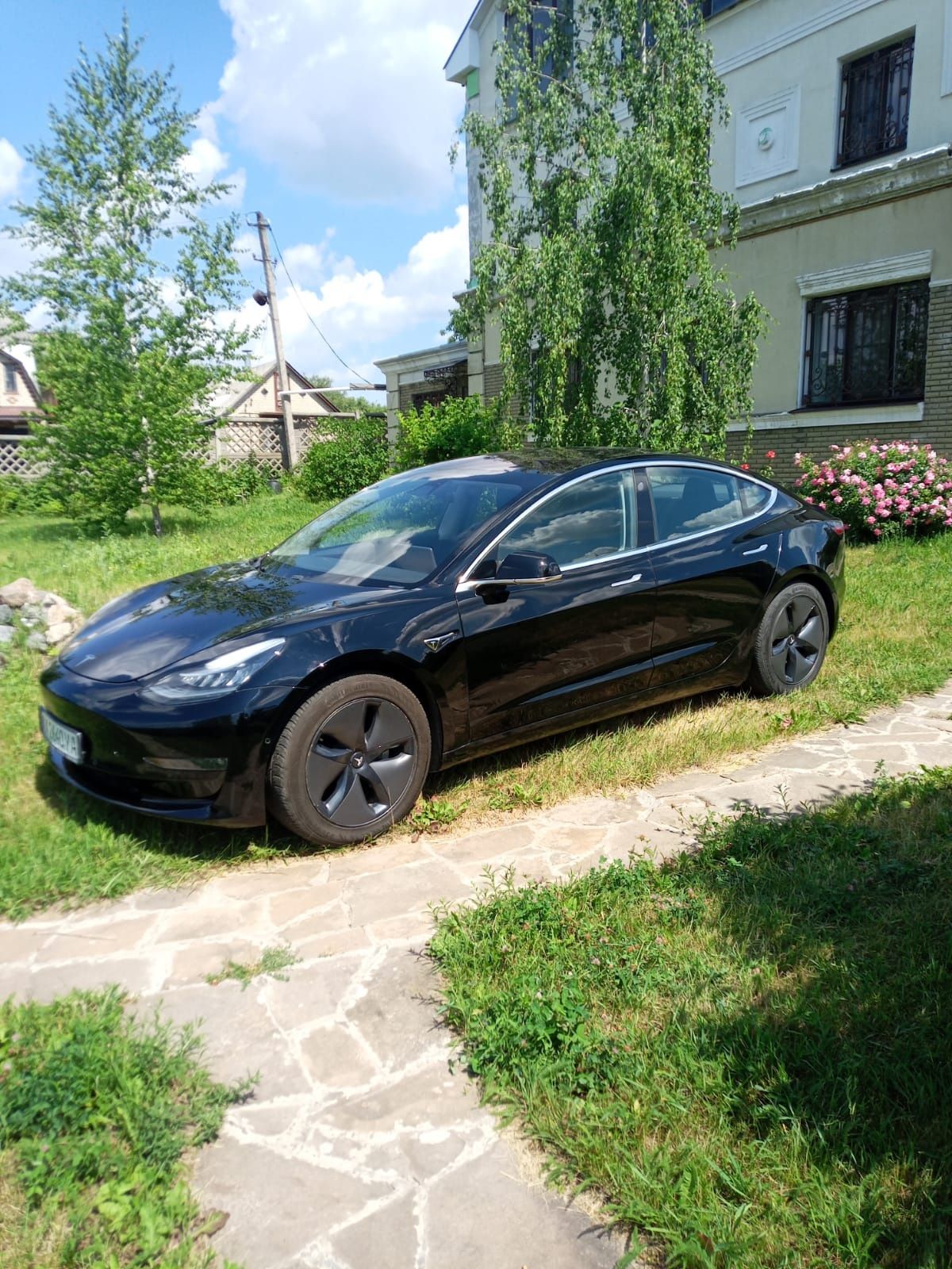 Продам авто tesla model 3