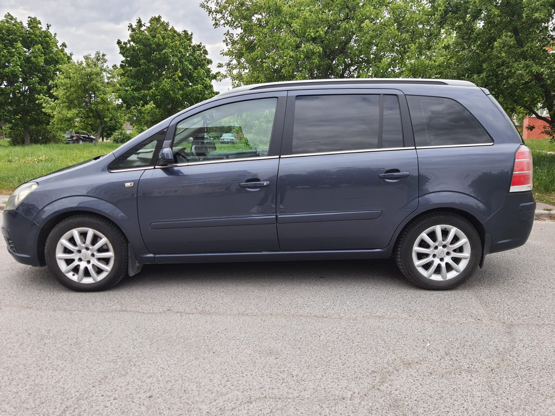 Продам Opel Zafira B 1.9 cdti
