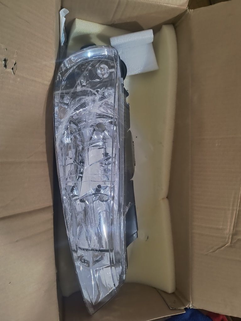 Peugeot 406 (8B) lampy przednie DEPO lewa prawa nowe