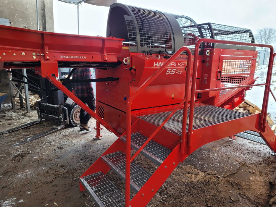 Piło łuparka Hakki Pilke 55 PRO, kombajn do drewna 55cm 40 ton
