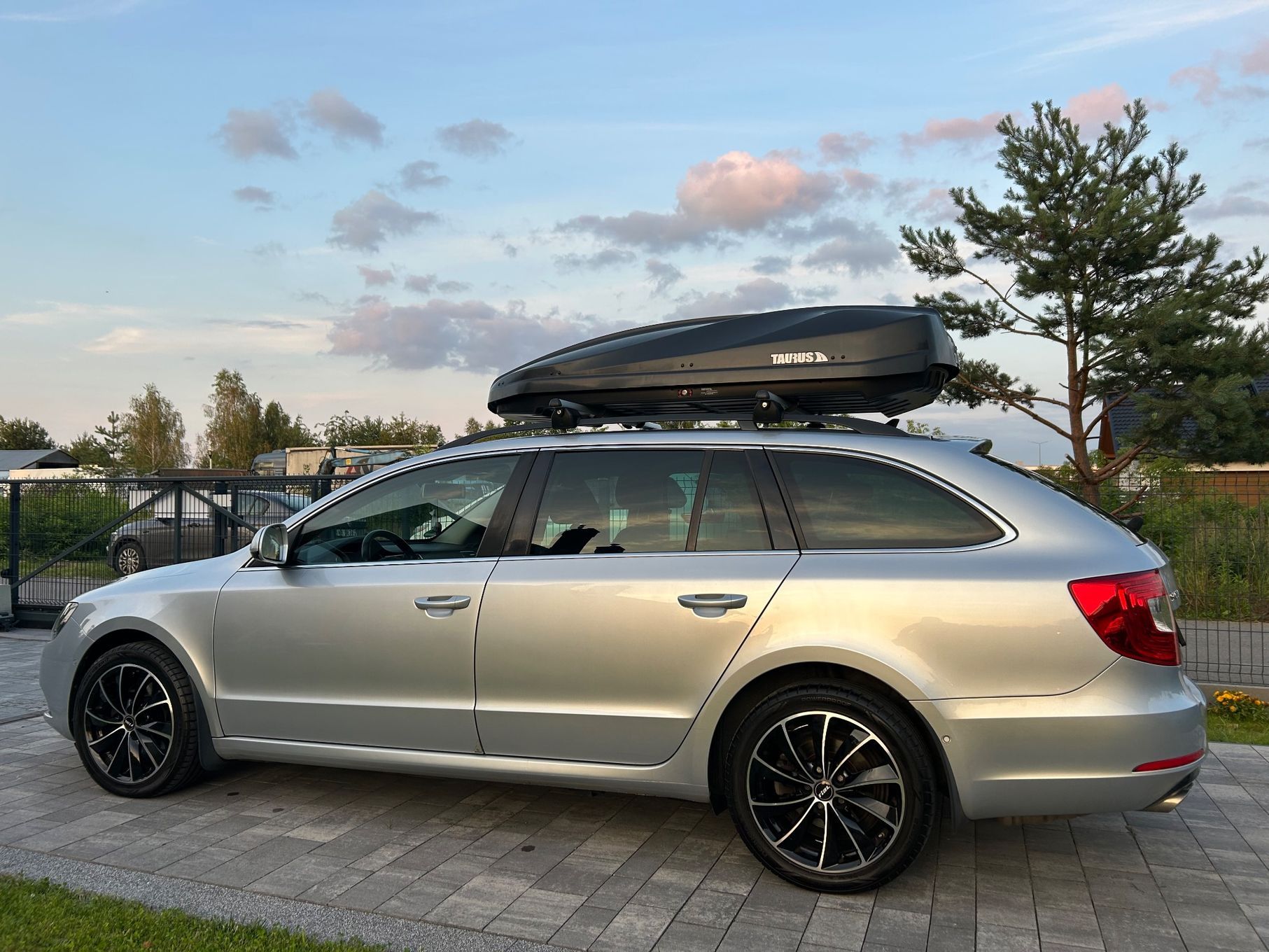 Skoda Superb Skoda Superb II kombi 2.0 170 KM (204 KM