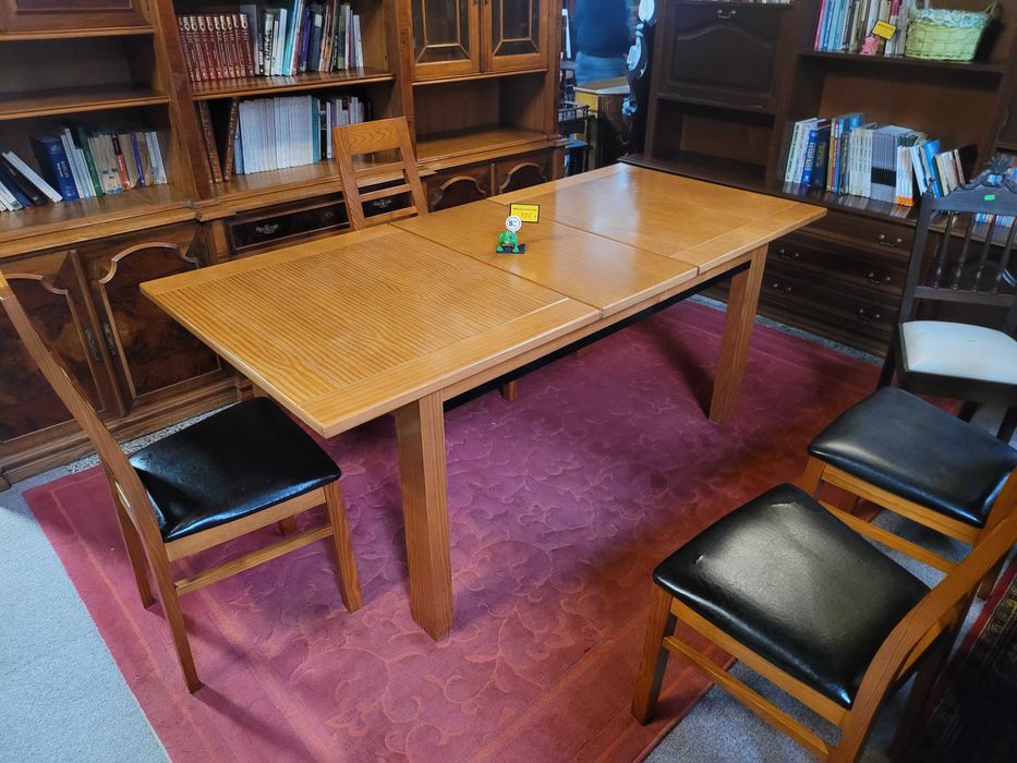 Mesa em madeira maciça - extensível - óptimo estado geral - Só a m