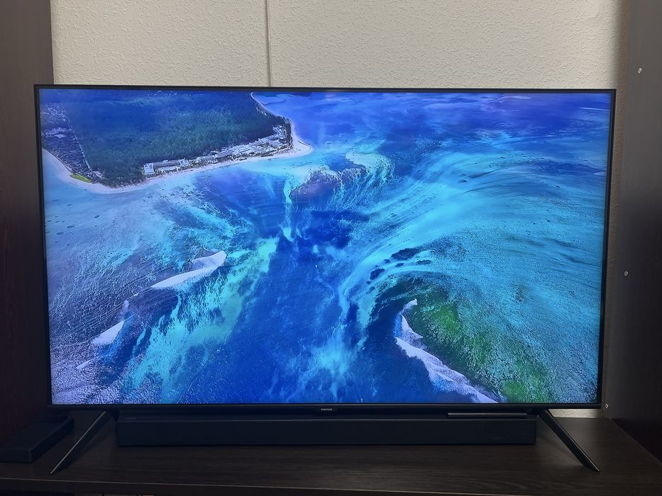 Телевізор Samsung QE50Q60TAUXUA