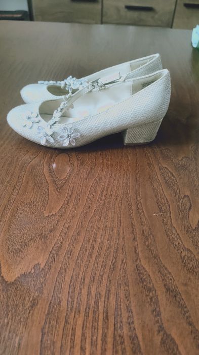 Pantofelki dla dziewczynki