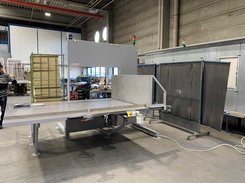 Maszyna do cięcia wełny mineralnej, pianek i miękkich materiałów