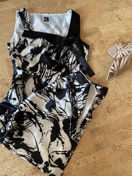 Сукня шовк р. S неймовірна — лаконічна та святкова