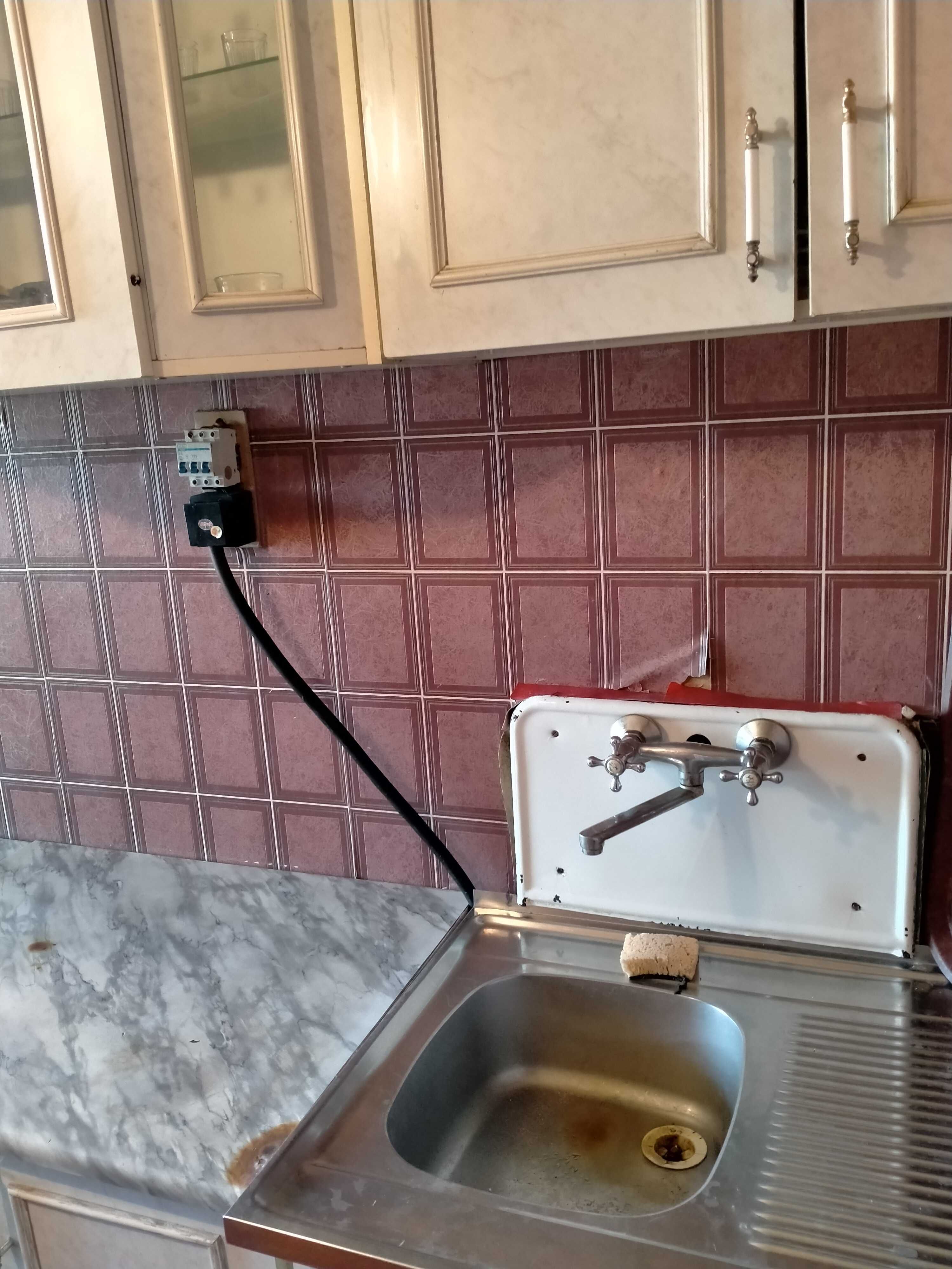Сдам большую однушку с лоджией.