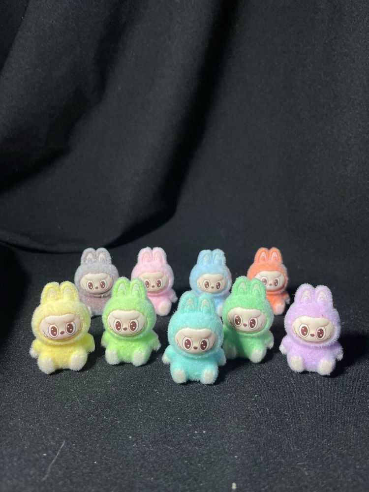 Zestaw 10 minifigurek Labubu – pastelowe, flokowane, przeurocze!