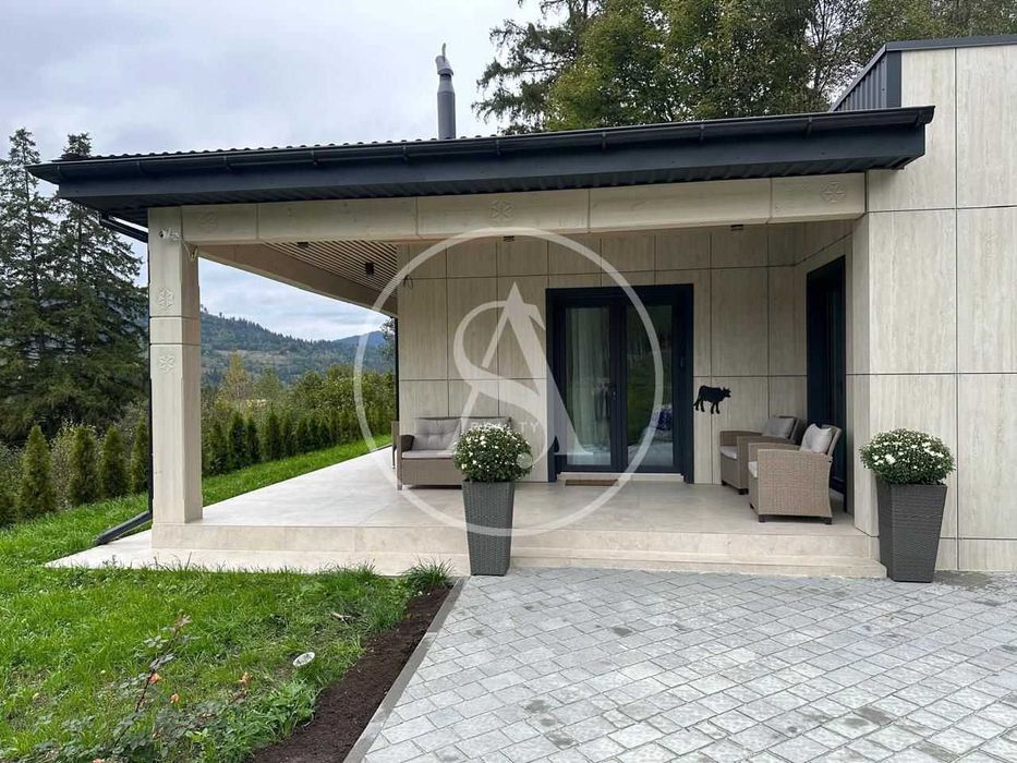 Сучасний будинок в котеджному містечку в Карпатах Славське (Славсько)