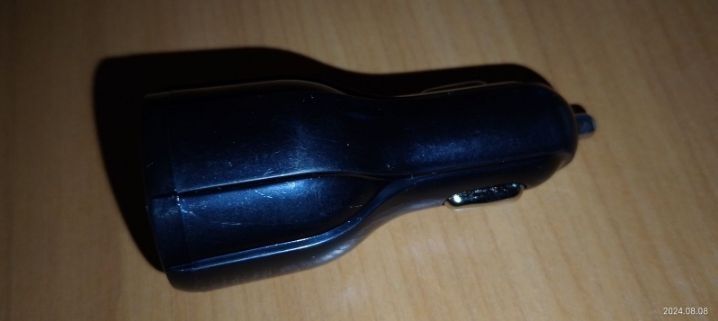 Зарядное устройство в прикуриватель автомобиля на два выхода. 100грн