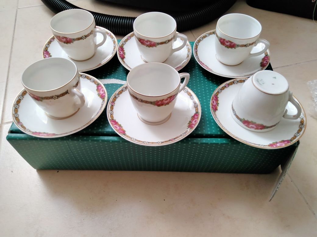 Serviço de café em porcelana da vista alegre