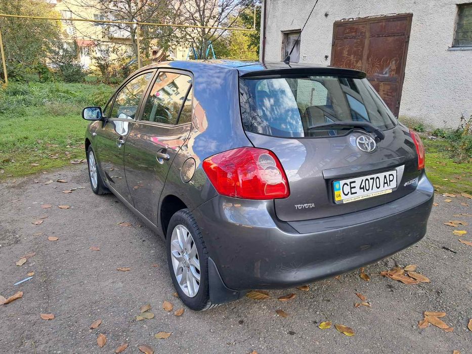 Toyota  2008г.1.6 бензин.