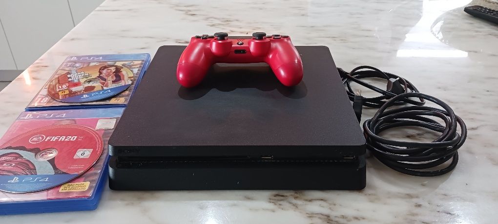 Playstation 4 slim