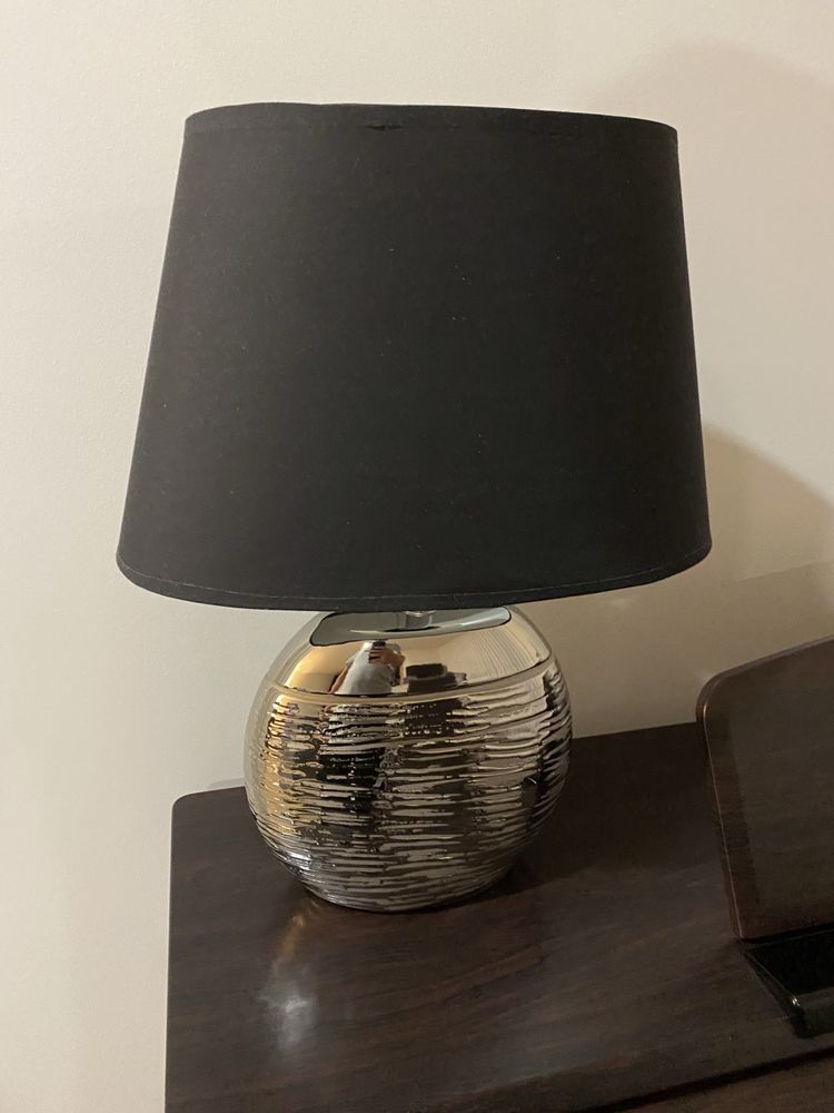 Vendo candeeiro prateado e preto