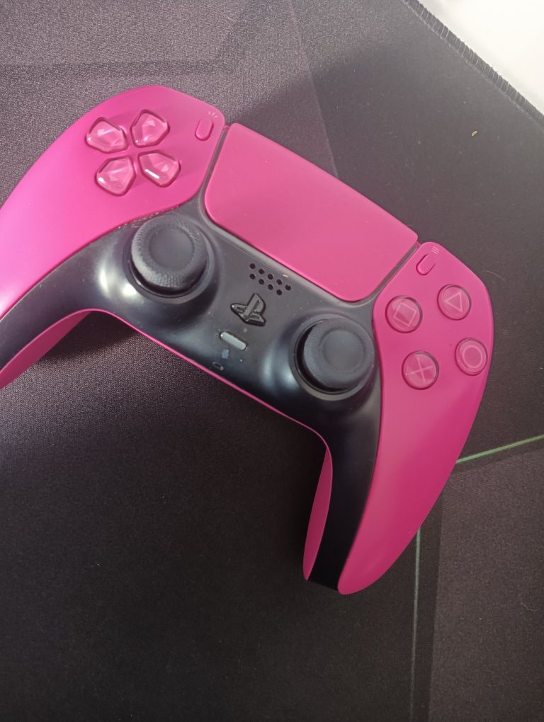 Vendo PS5 com comando pink