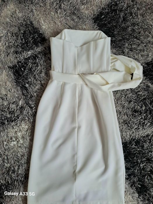 Dopasowana sukienka na jedno ramię Molly roz S