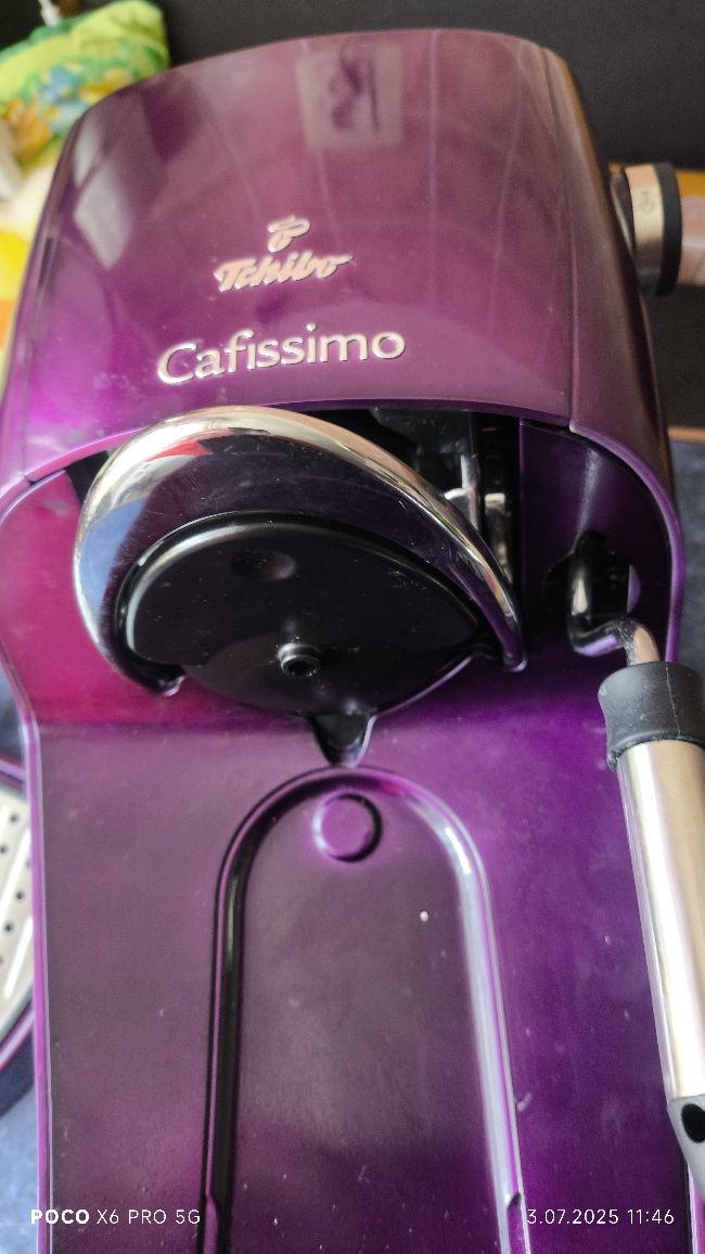 Express ciśnieniowy kapsułowy Tchibo Cafissimo że spieniaczem mleka