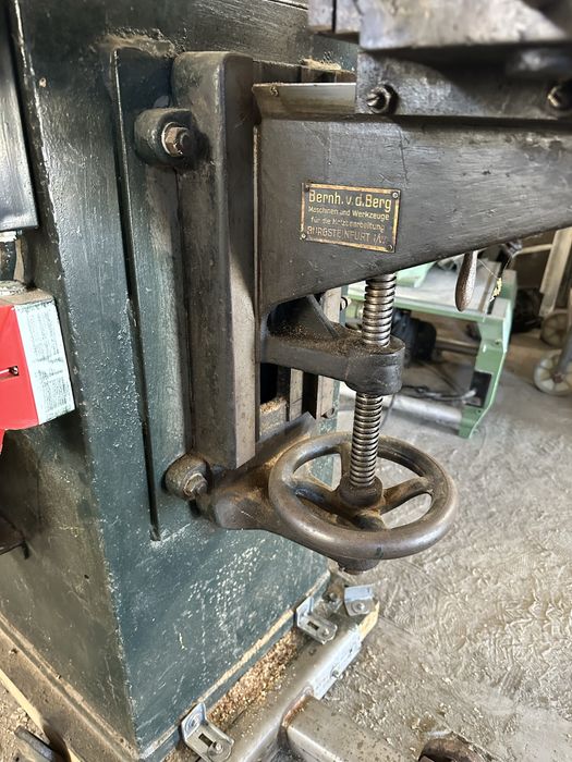 Станок довбальний столярний