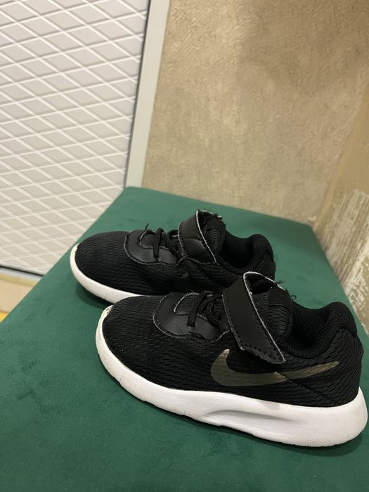 Кросівки NIKE розмір 25