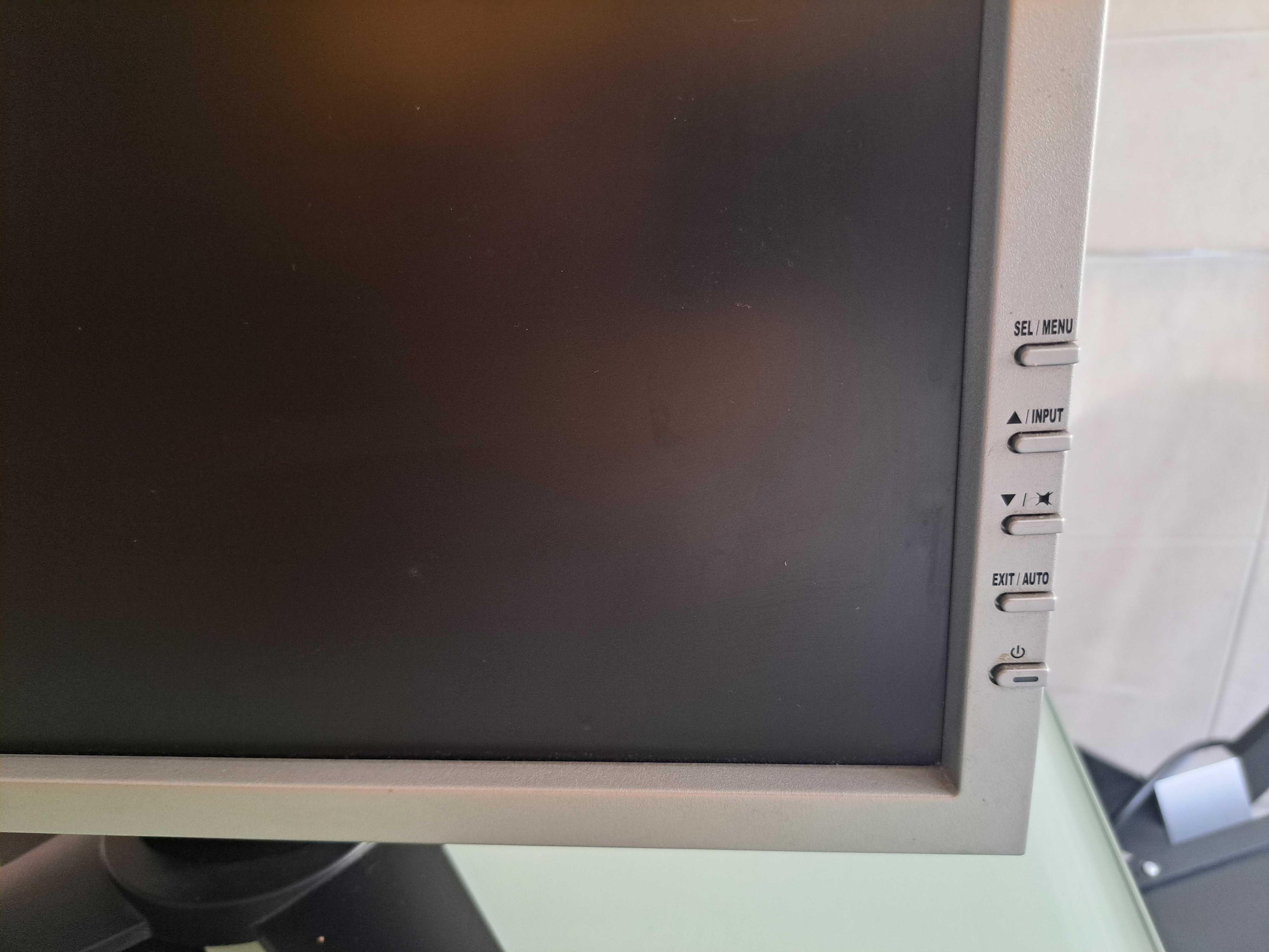 Monitor Fujitsu 19