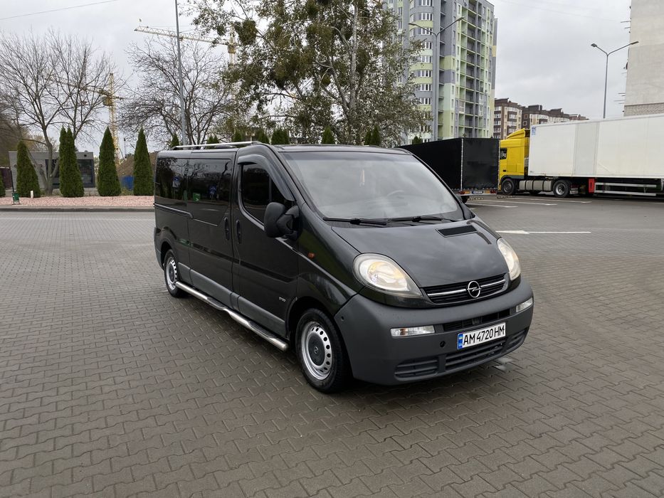 Продам Opel Vivaro 1,9 maxi база
