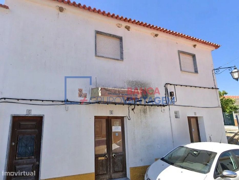 Moradia de 2 Pisos com 403m2 em Vila Nova da Baronia, Concelho de A...