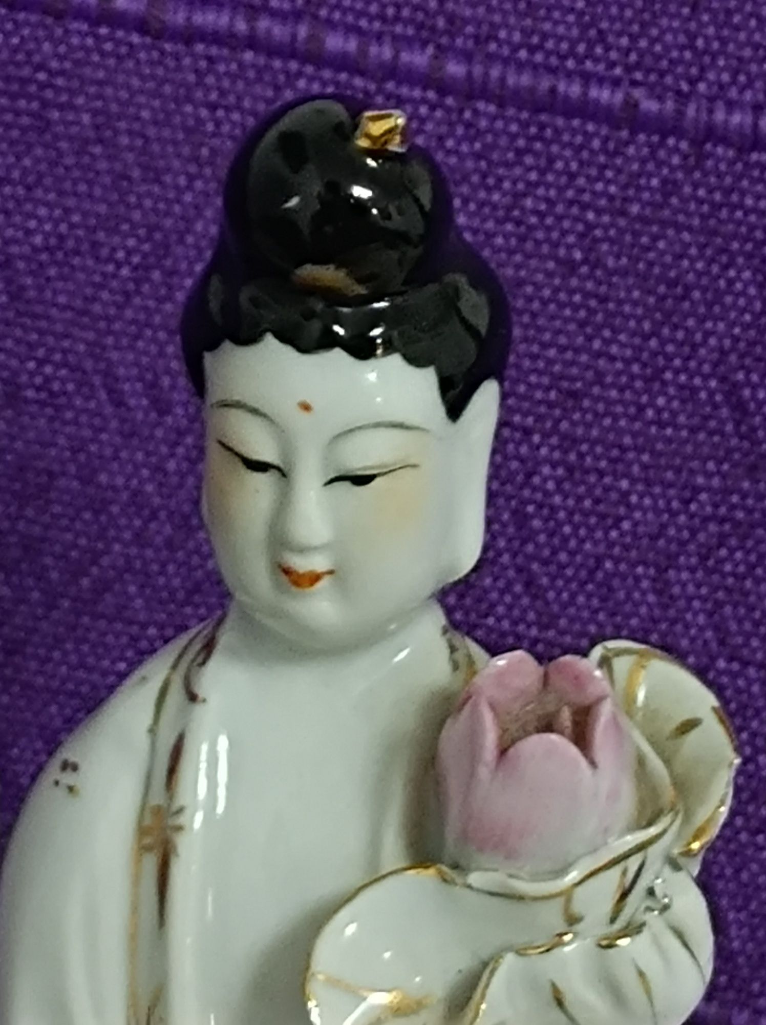 Guan Yin figurka porcelanowa .Lotos. Bogini .Chiny. Rzadkość.