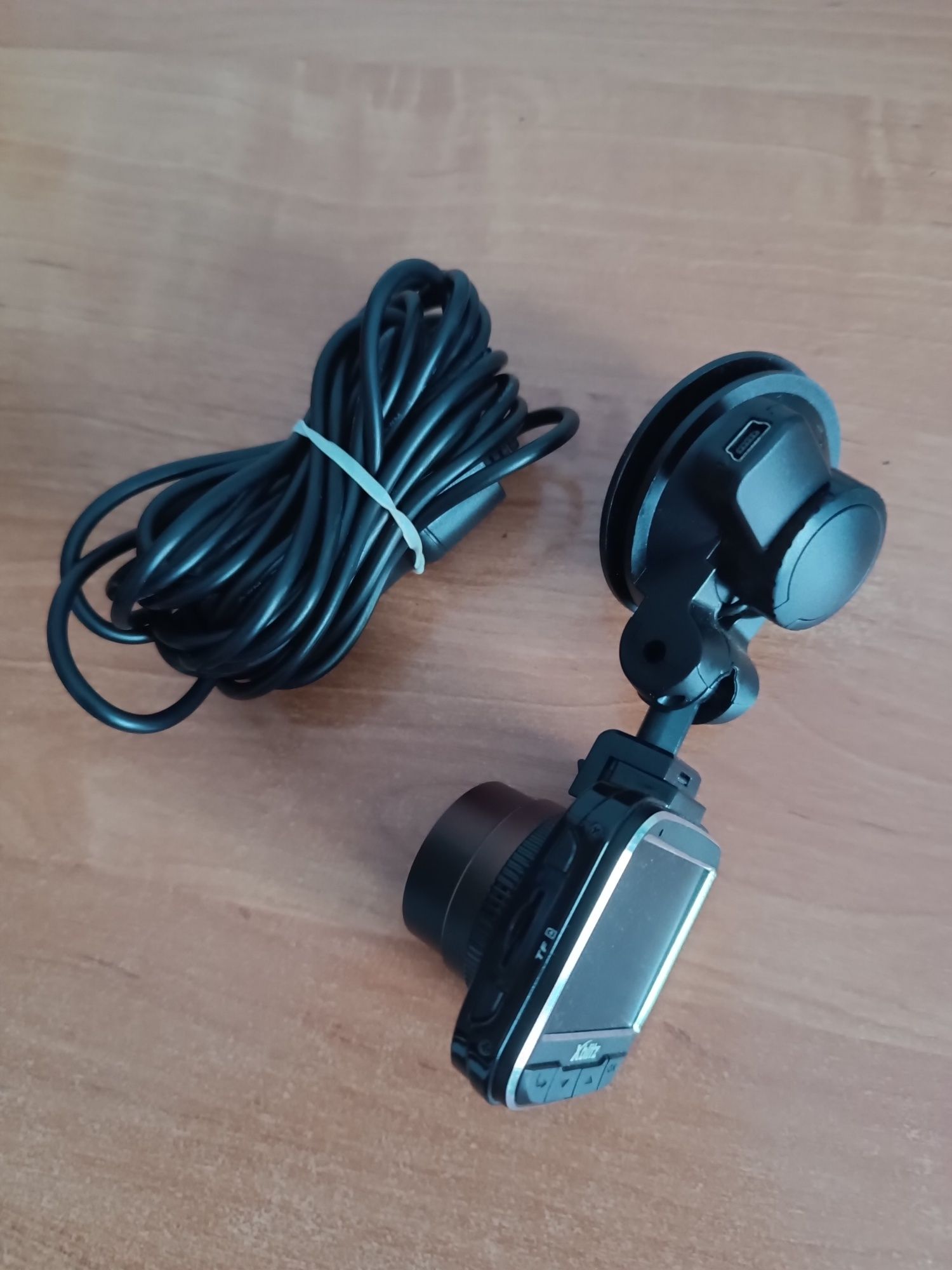 Kamera samochodowa Wideorejestrator Xblitz GO 2 2,7K