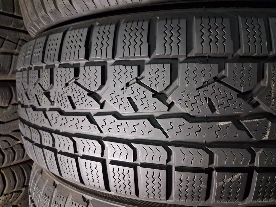 235/60 18 kumho шини б/у зима КОМПЛЕКТ