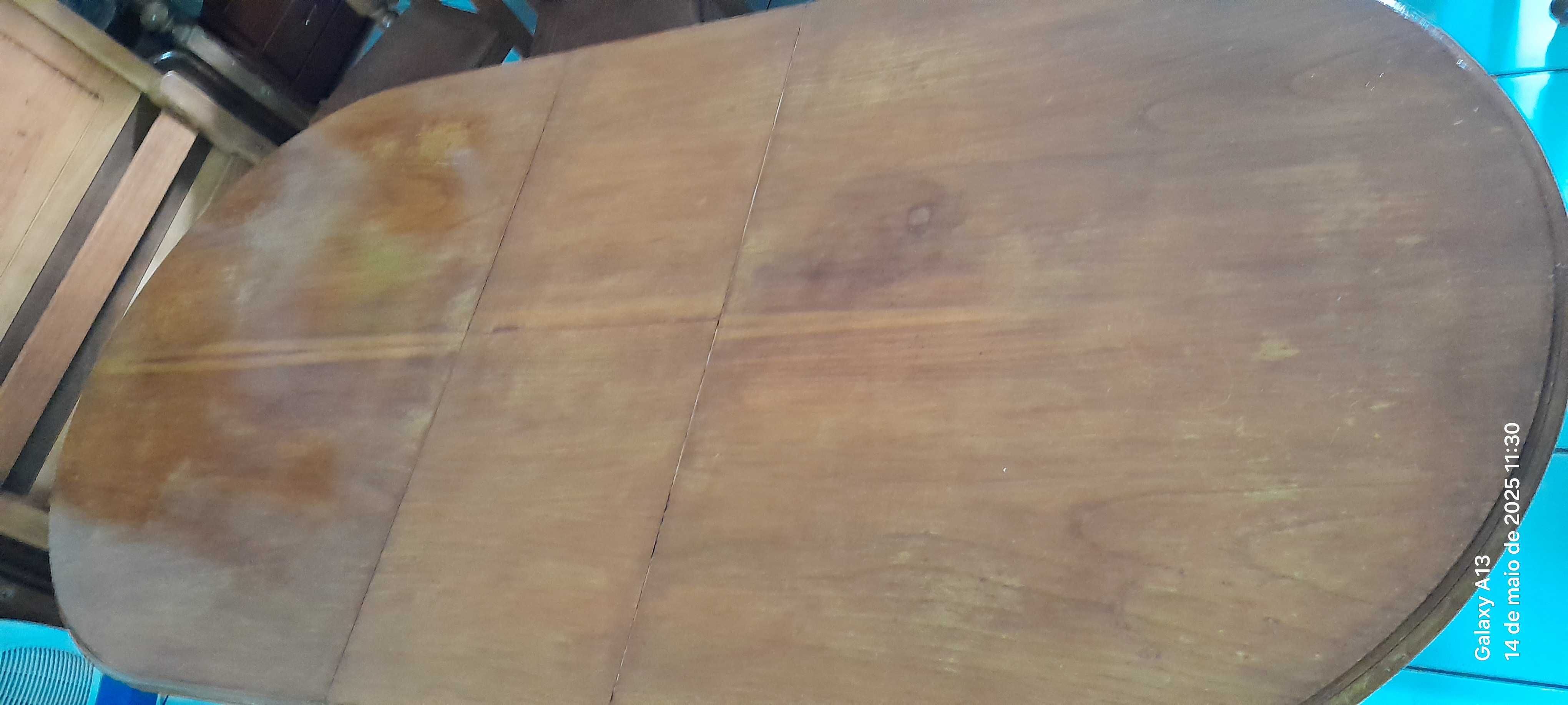 Mesa extensível e 6 cadeiras
