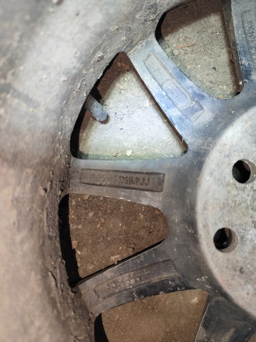 Продам диски стояли на ваз р14 4.100 зимня резина