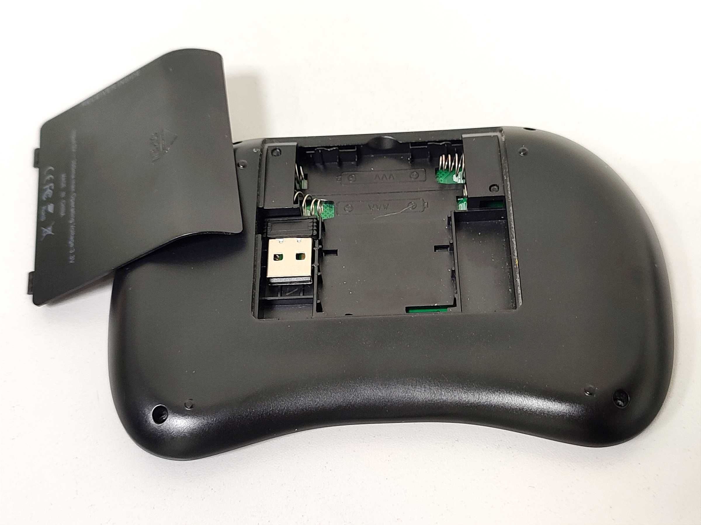 Бездротова міні-клавіатура iPazzport з тачпадом та мишею