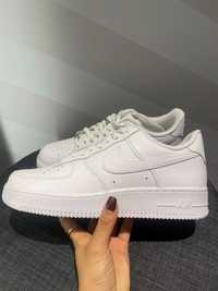 Nike Air Force 1 Low '07 White  Unisex  EU 42