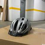 Capacete ajustável com luzes