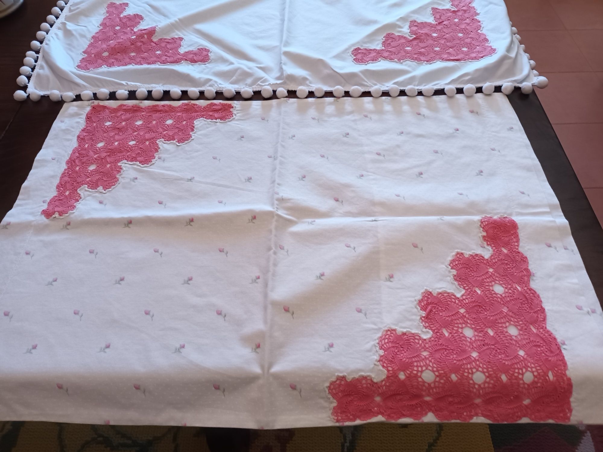 Toalha de Camilha + 2 Almofadas com Renda fina