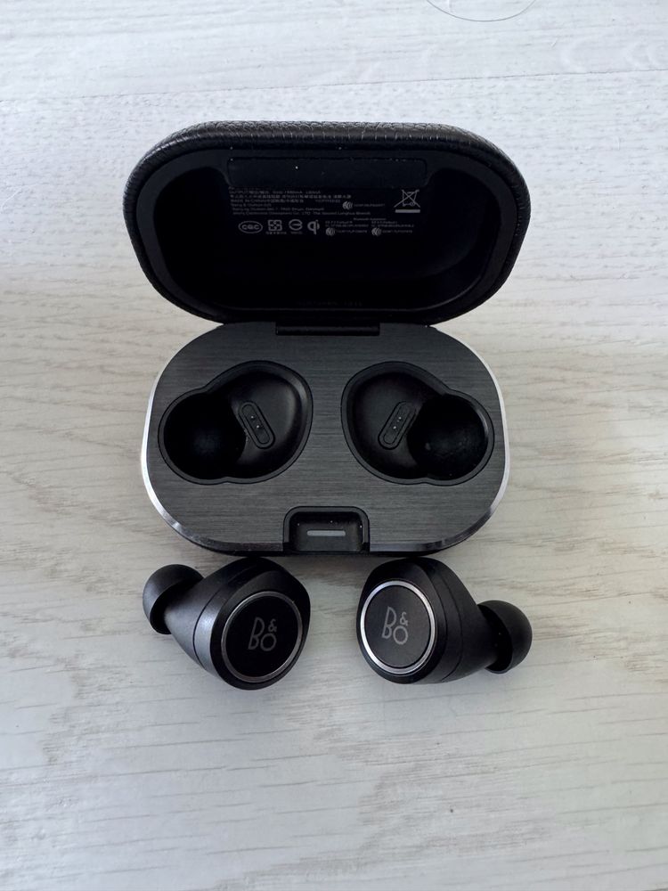 Bang & Olufsen - B&O Play E8 2.0