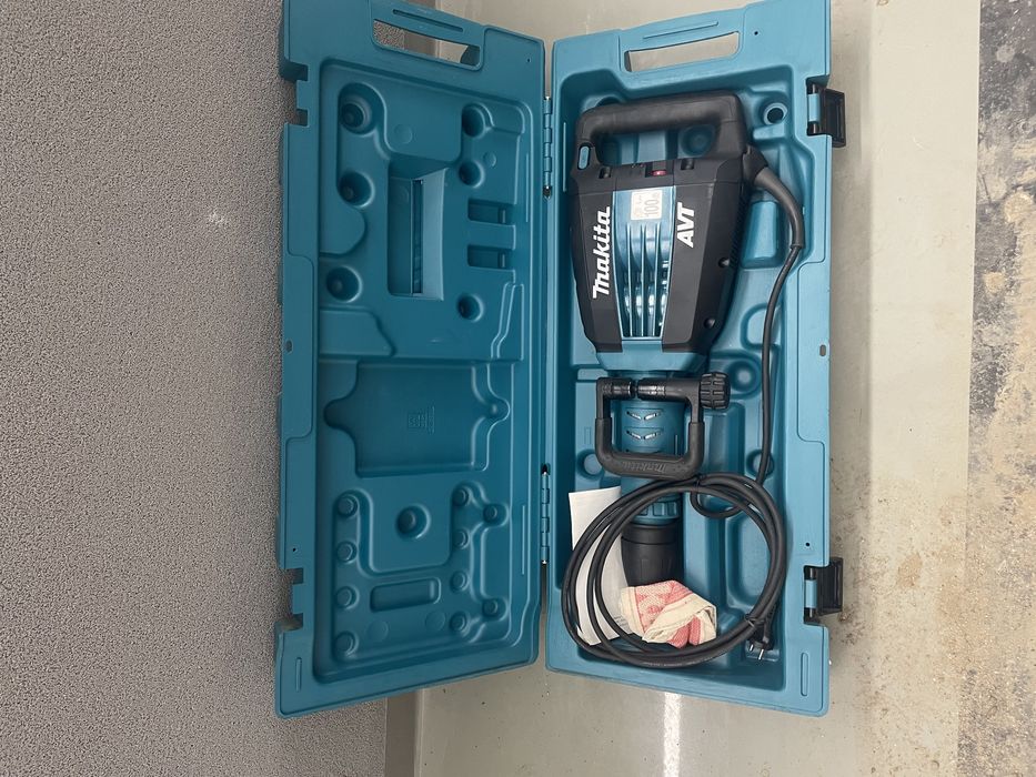 Młot wyburzeniowy MAKITA nowy okazja