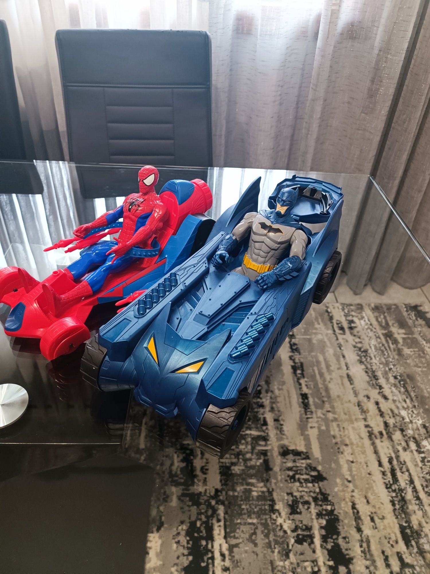 25 avengers 3 cms com 2 carros