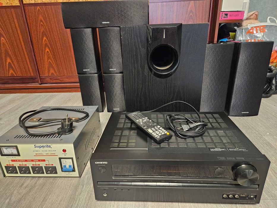 7.1 Onkyo HT-R590 Home Theater