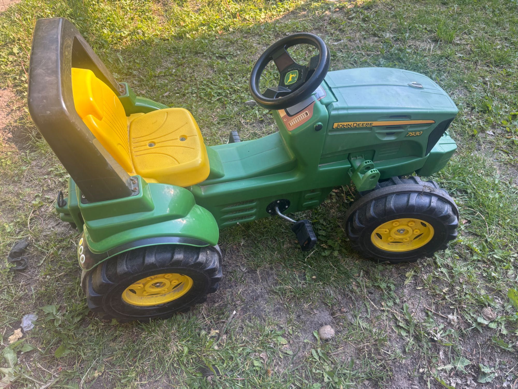 Traktor John deere z beczką zabawka